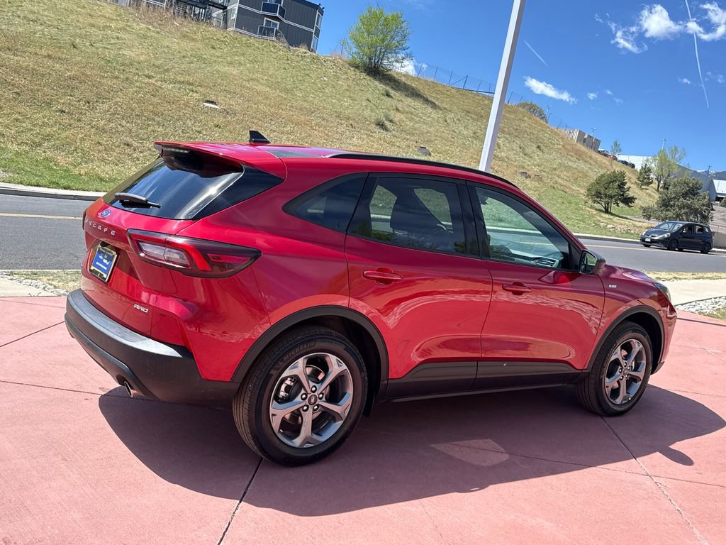 Certified 2025 Ford Escape ST-Line AWD/4WD image 9