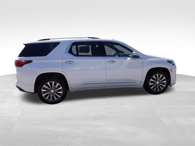 Used 2023 Chevrolet Traverse Premier w/ LPO, Floor Liner Package AWD/4WD image 10