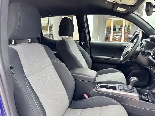 Used 2022 Toyota Tacoma TRD Sport AWD/4WD image 44