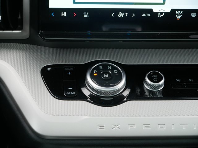 Certified 2025 Ford Expedition Active AWD/4WD image 15