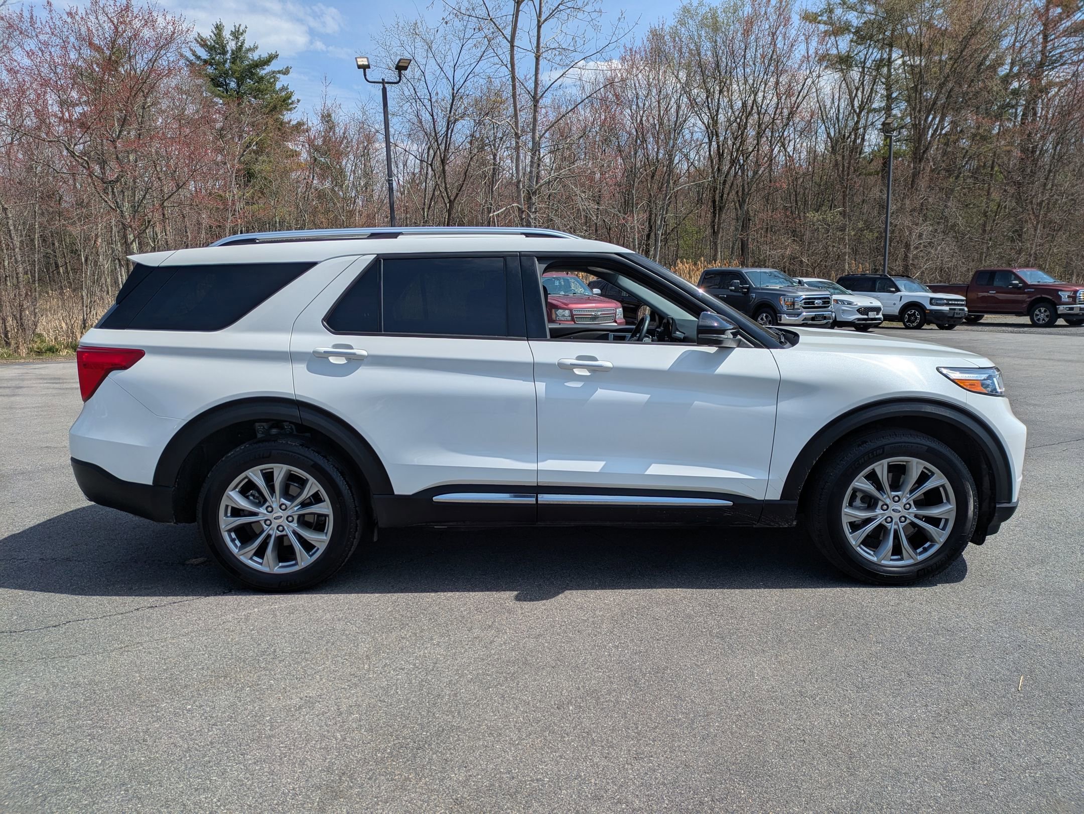 Certified 2023 Ford Explorer Limited w/ Limited Technology Package AWD/4WD image 2