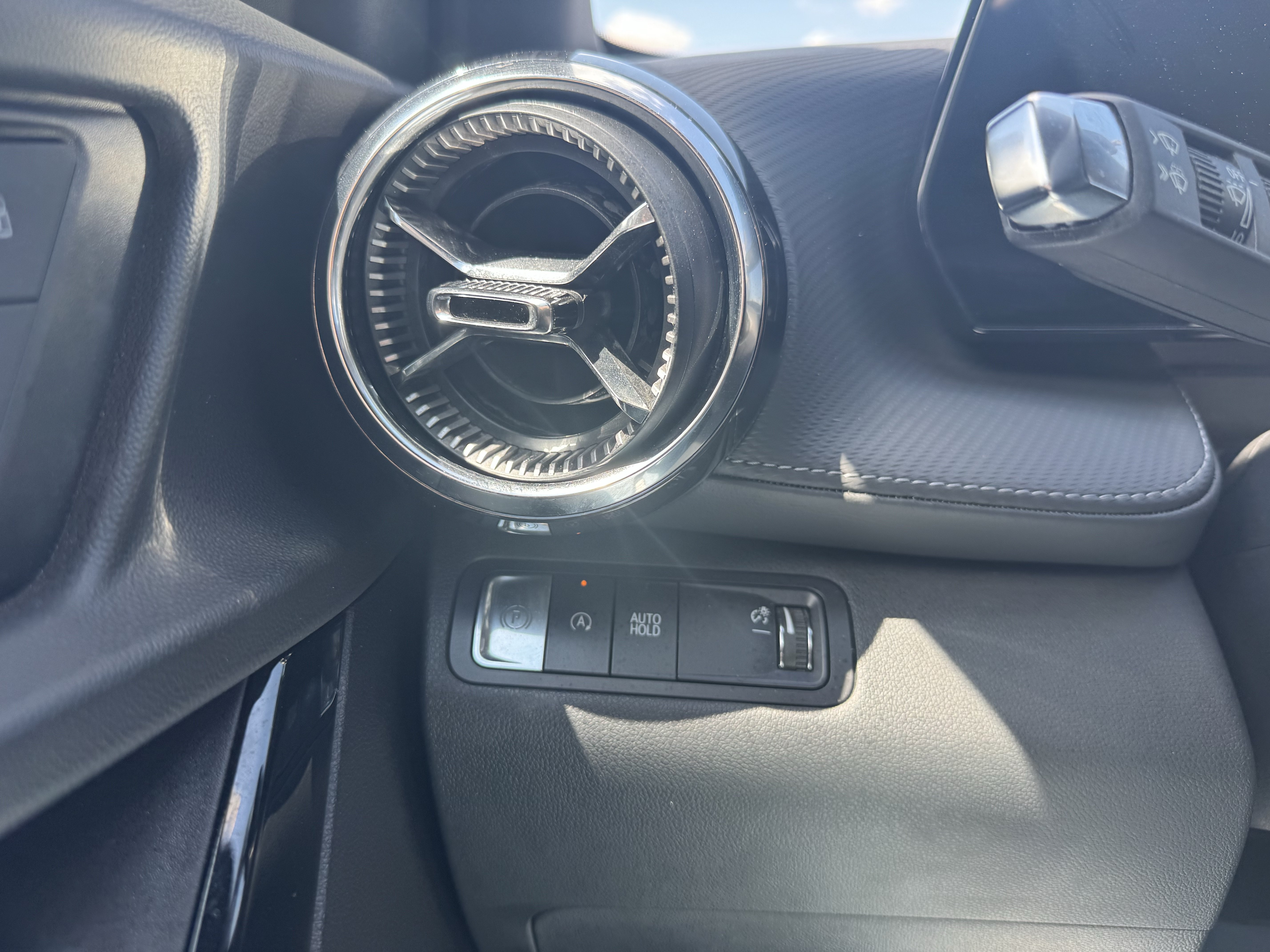 Used 2025 Chevrolet Equinox LT w/ Midnight Edition FWD image 17