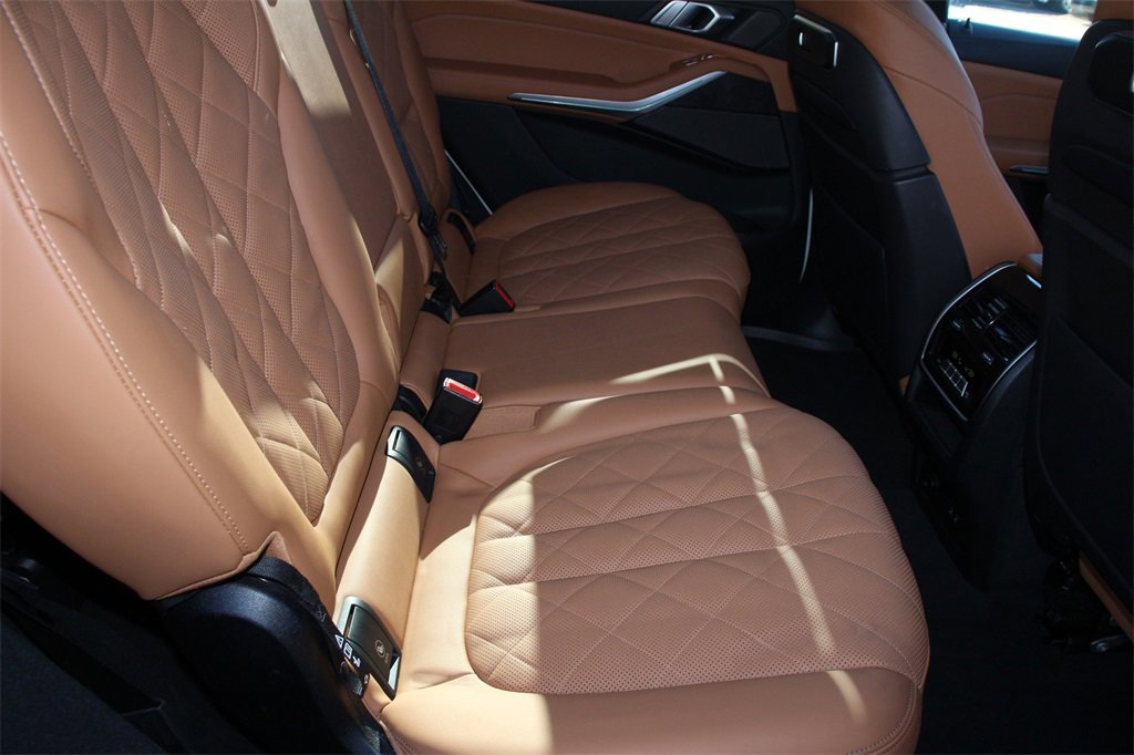 Used 2023 BMW X7 xDrive40i w/ M Sport Package image 26