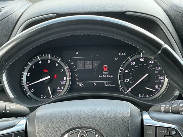 Used 2021 Toyota Highlander XLE AWD/4WD image 14
