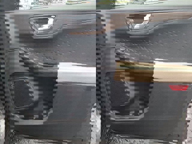 Certified 2020 Ford Escape Titanium image 21