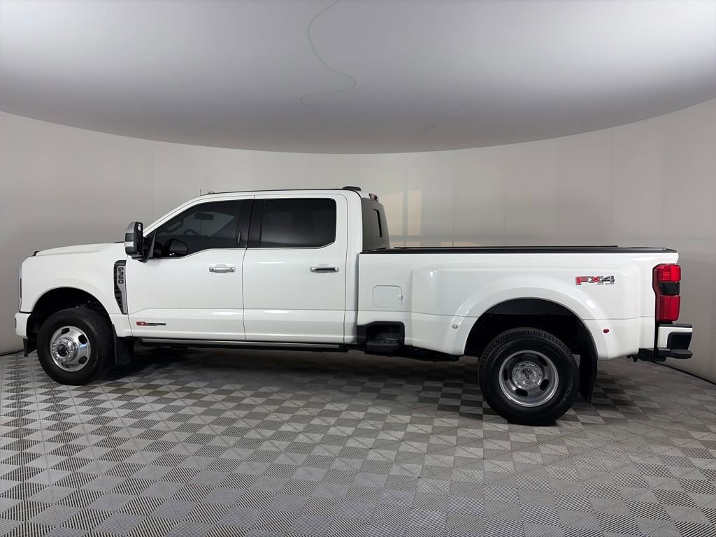 Certified 2024 Ford F350 Platinum image 2