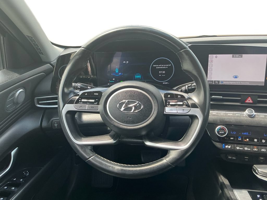 Used 2023 Hyundai Elantra Limited FWD image 18
