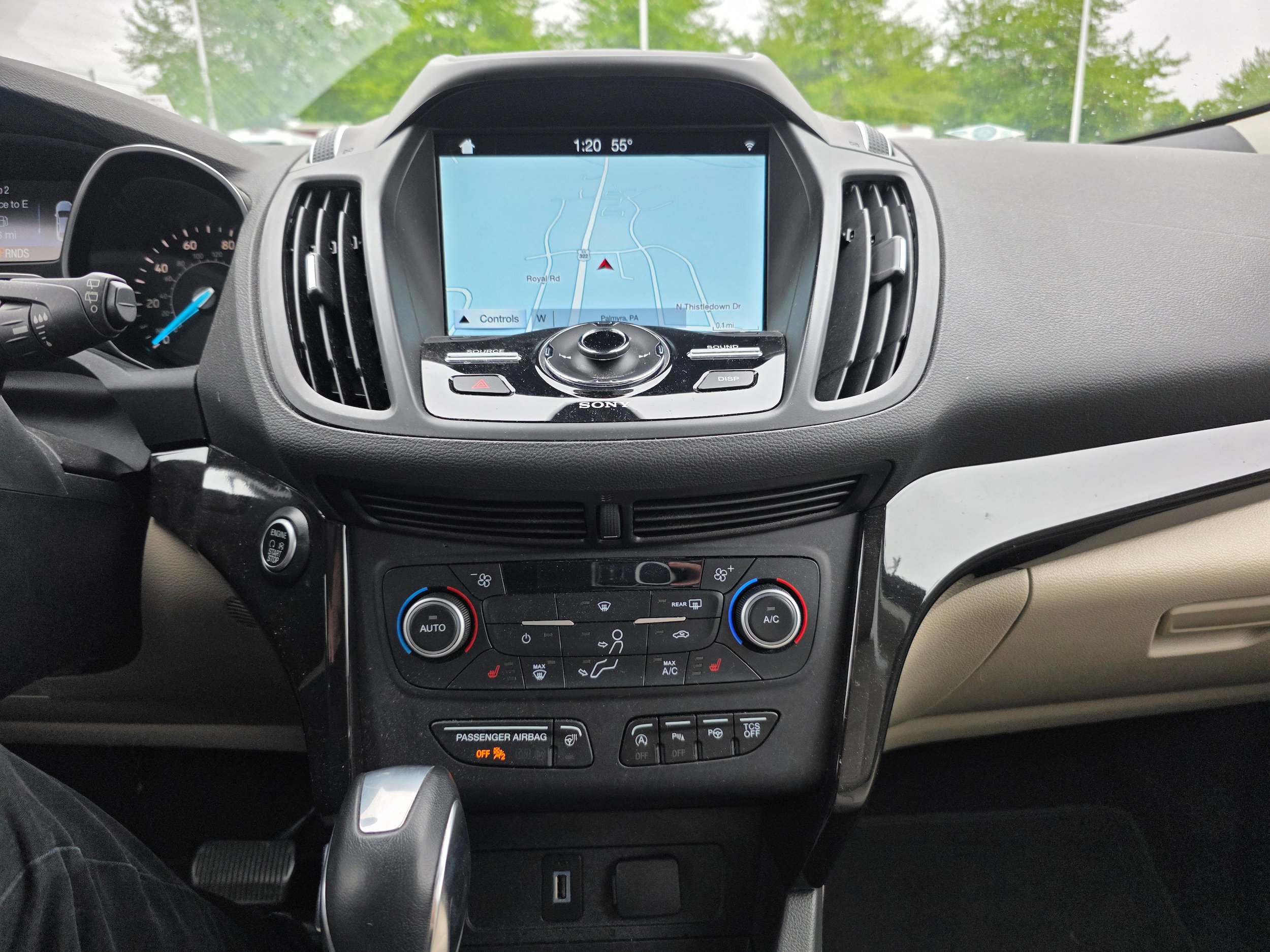 Certified 2018 Ford Escape Titanium AWD/4WD image 12