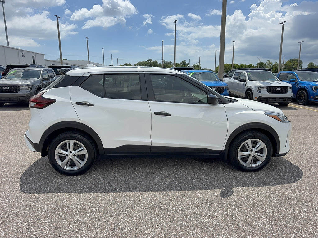 Used 2022 Nissan Kicks S FWD image 5