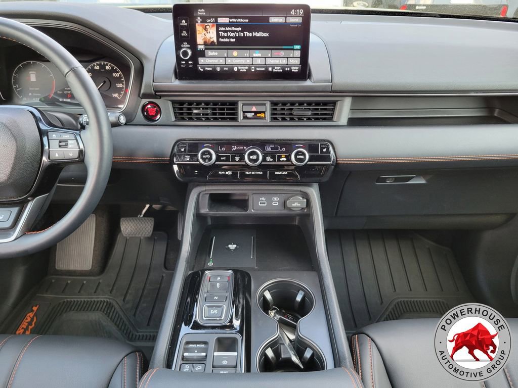 Used 2025 Honda Pilot TrailSport image 22