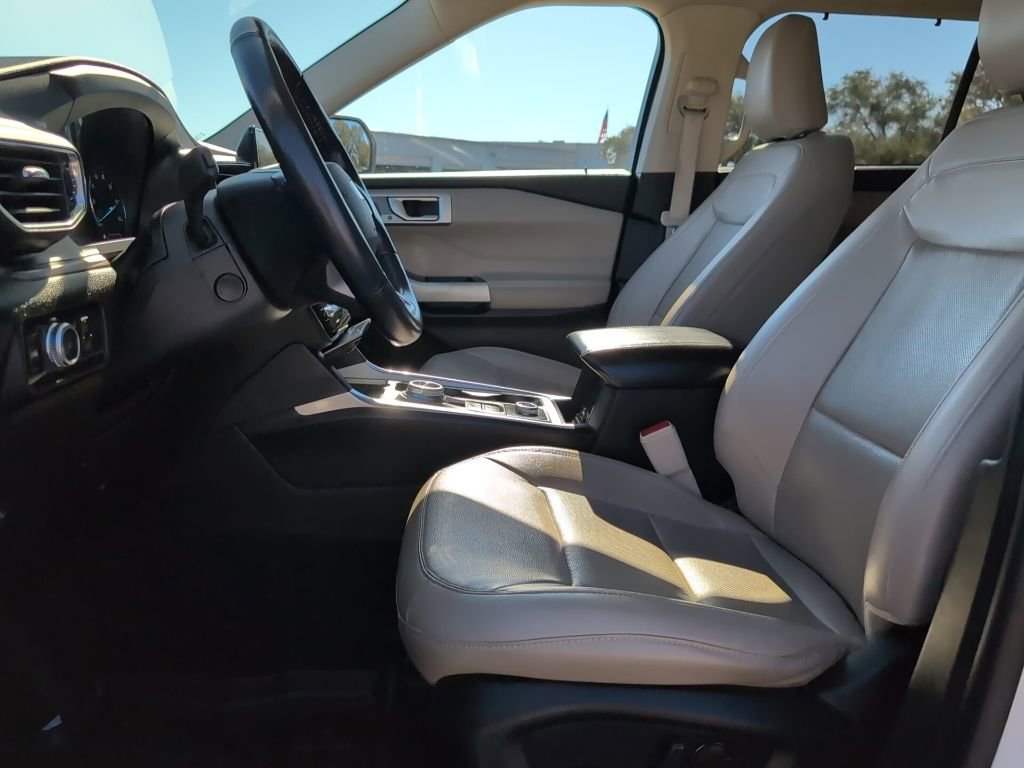 Certified 2021 Ford Explorer Limited w/ Equipment Group 301A image 8