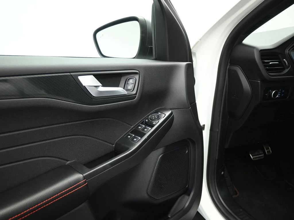 Certified 2023 Ford Escape ST-Line w/ Tech Pack #1 image 10