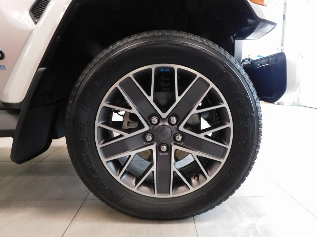 Used 2022 Jeep Wrangler Unlimited Sahara image 9