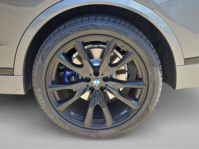 Used 2023 BMW X7 xDrive40i w/ M Sport Package AWD/4WD image 26