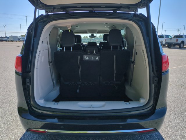 Used 2019 Chrysler Pacifica Touring-L FWD image 31