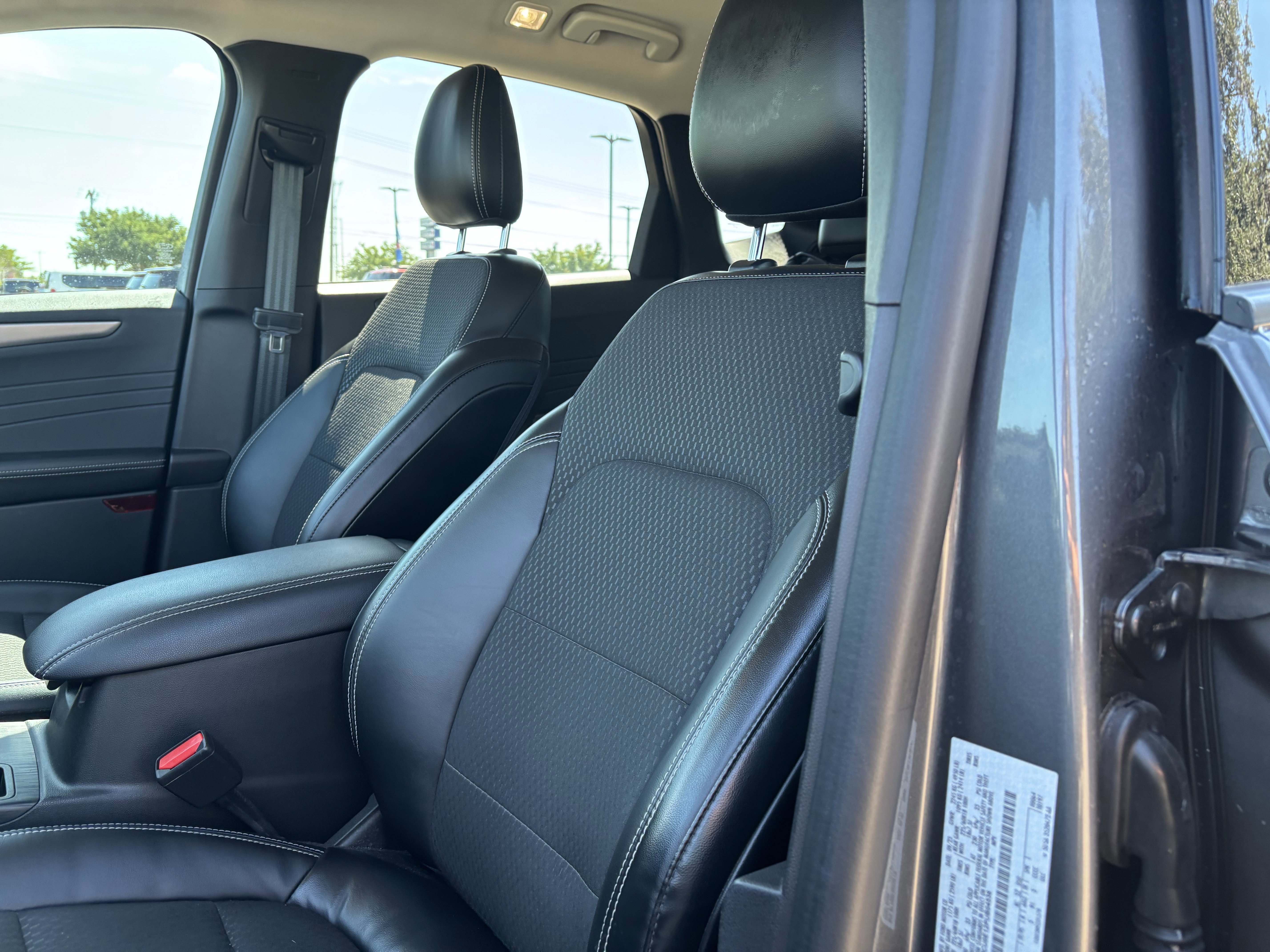 Certified 2023 Ford Escape SE image 11