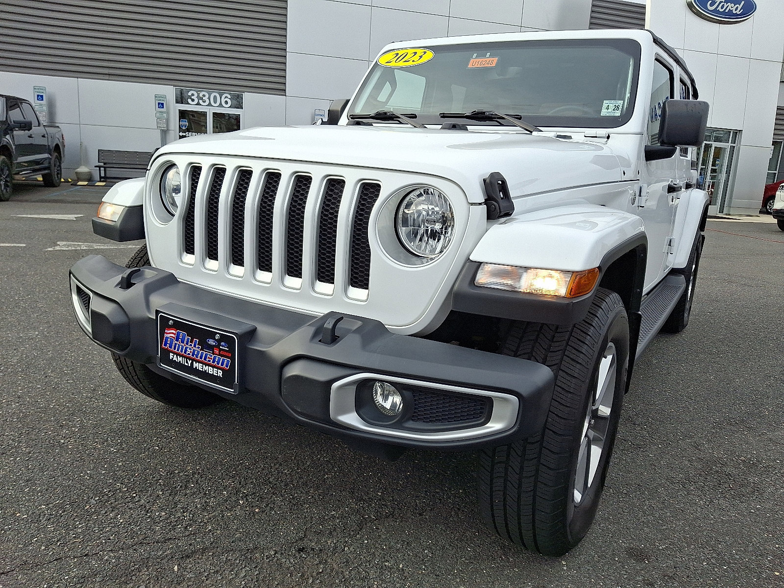 Used 2023 Jeep Wrangler Sahara image 10