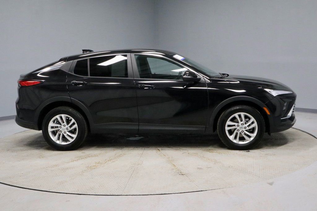 Used 2025 Buick Envista Preferred w/ Convenience II Package image 6