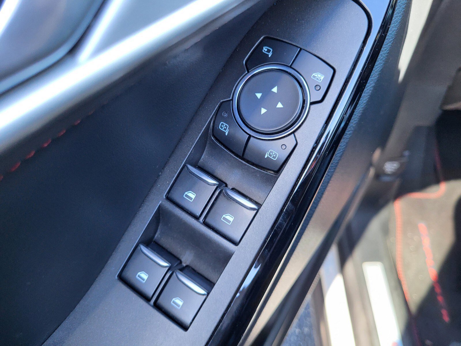 Certified 2023 Ford Explorer ST-Line w/ Class IV Trailer Tow Package image 18