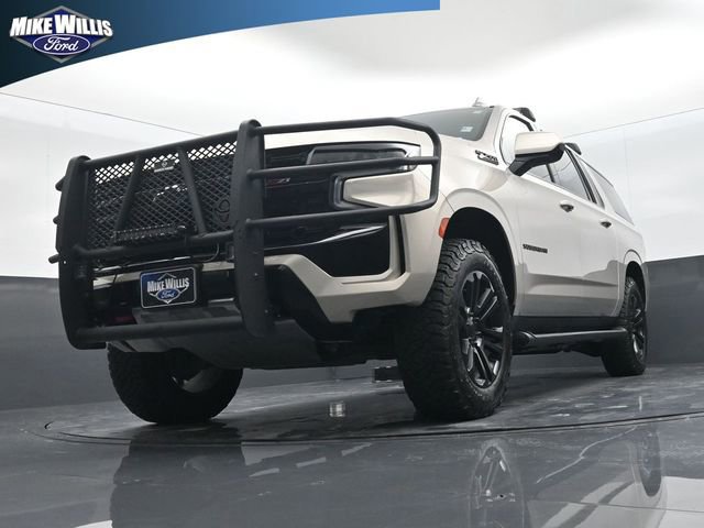 Used 2023 Chevrolet Suburban Z71 image 3