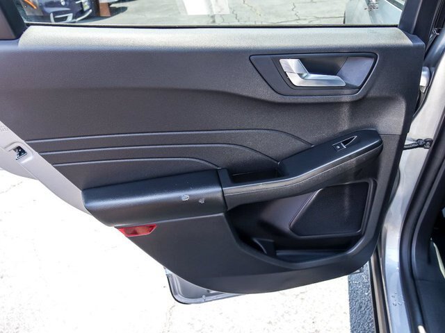 Certified 2022 Ford Escape SEL w/ SEL Stealth AWD Package image 27