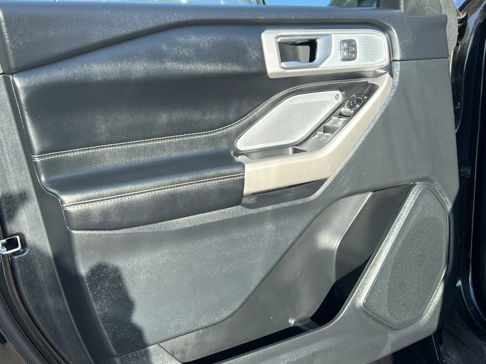 Certified 2023 Ford Explorer Limited w/ Limited Technology Package image 18
