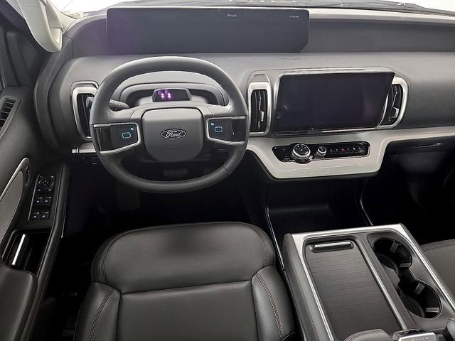 Certified 2025 Ford Expedition Active AWD/4WD image 13