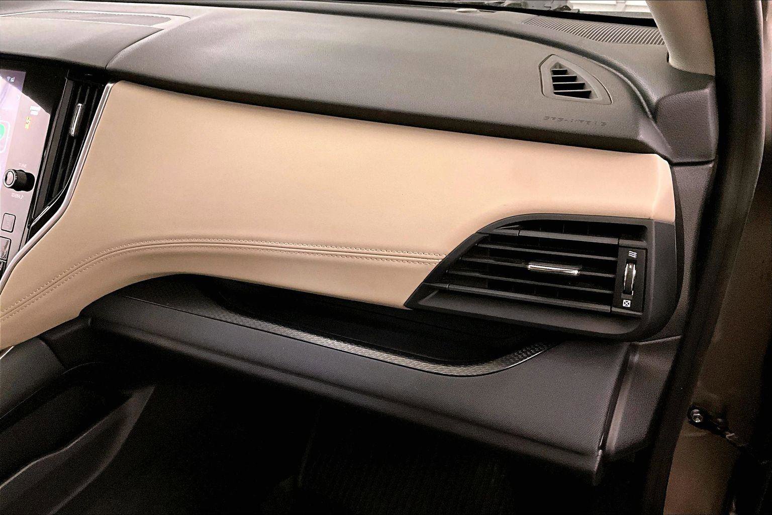 Used 2020 Subaru Outback Premium image 15