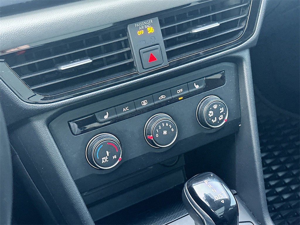 Used 2022 Volkswagen Taos SE w/ Panoramic Sunroof Package image 15