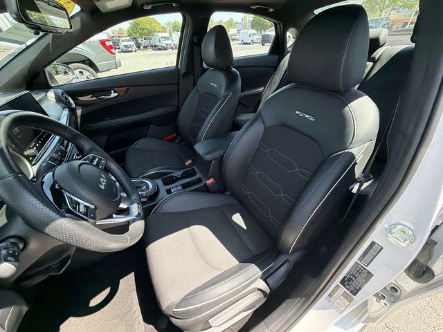 Used 2023 Kia Forte GT-Line w/ GT-Line Premium Package FWD image 12