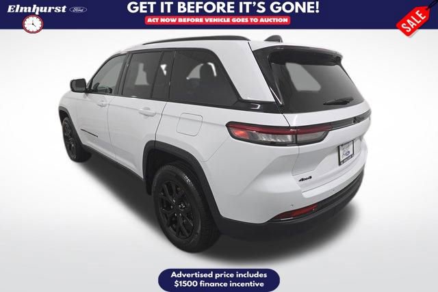 Used 2024 Jeep Grand Cherokee Altitude image 3