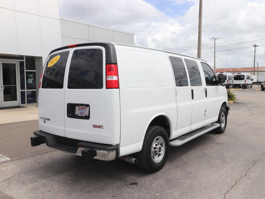 Used 2024 GMC Savana 2500 w/ Driver Convenience Package image 5