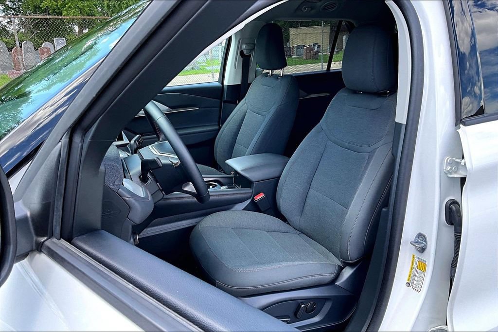 Certified 2025 Ford Explorer Active AWD/4WD image 23