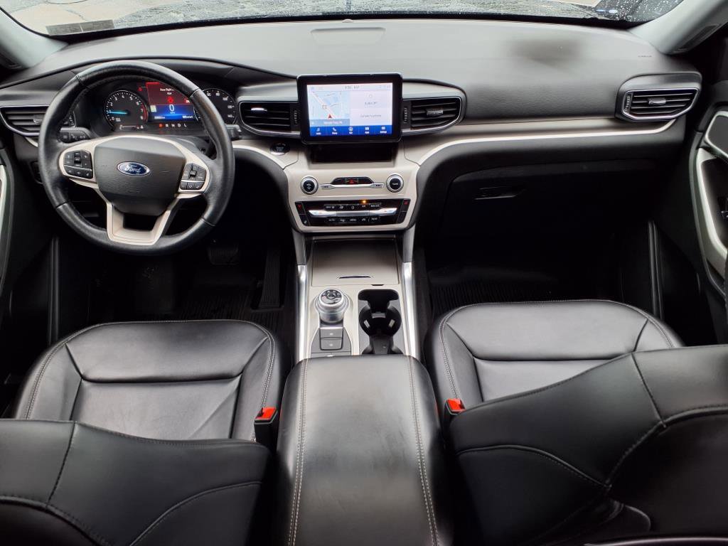 Certified 2022 Ford Explorer XLT w/ Equipment Group 202A image 16