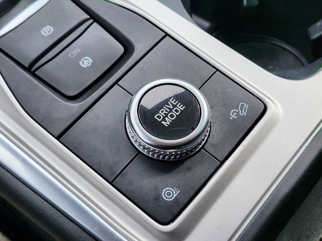 Certified 2022 Ford Explorer XLT w/ Equipment Group 202A image 27