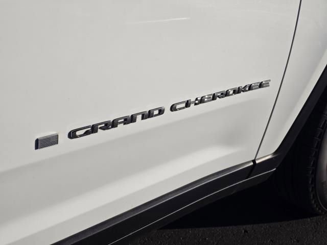 Used 2023 Jeep Grand Cherokee L Limited w/ Luxury Tech Group II image 10