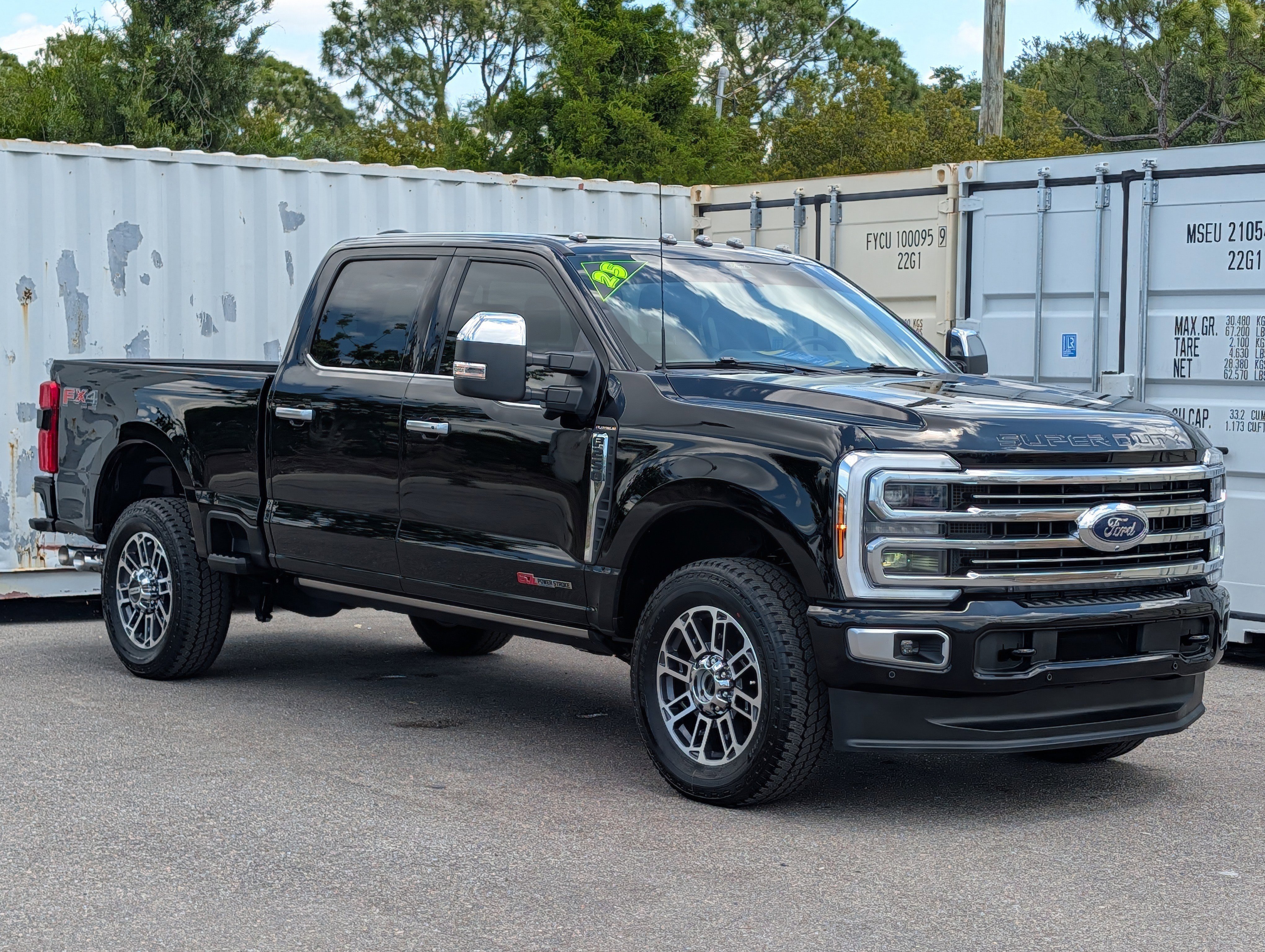 Certified 2025 Ford F250 Platinum w/ Platinum Plus Package AWD/4WD video 3