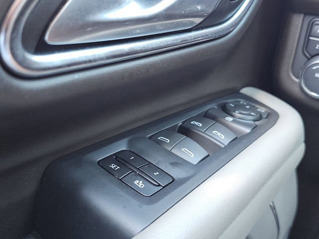 Used 2024 Chevrolet Suburban LT image 16