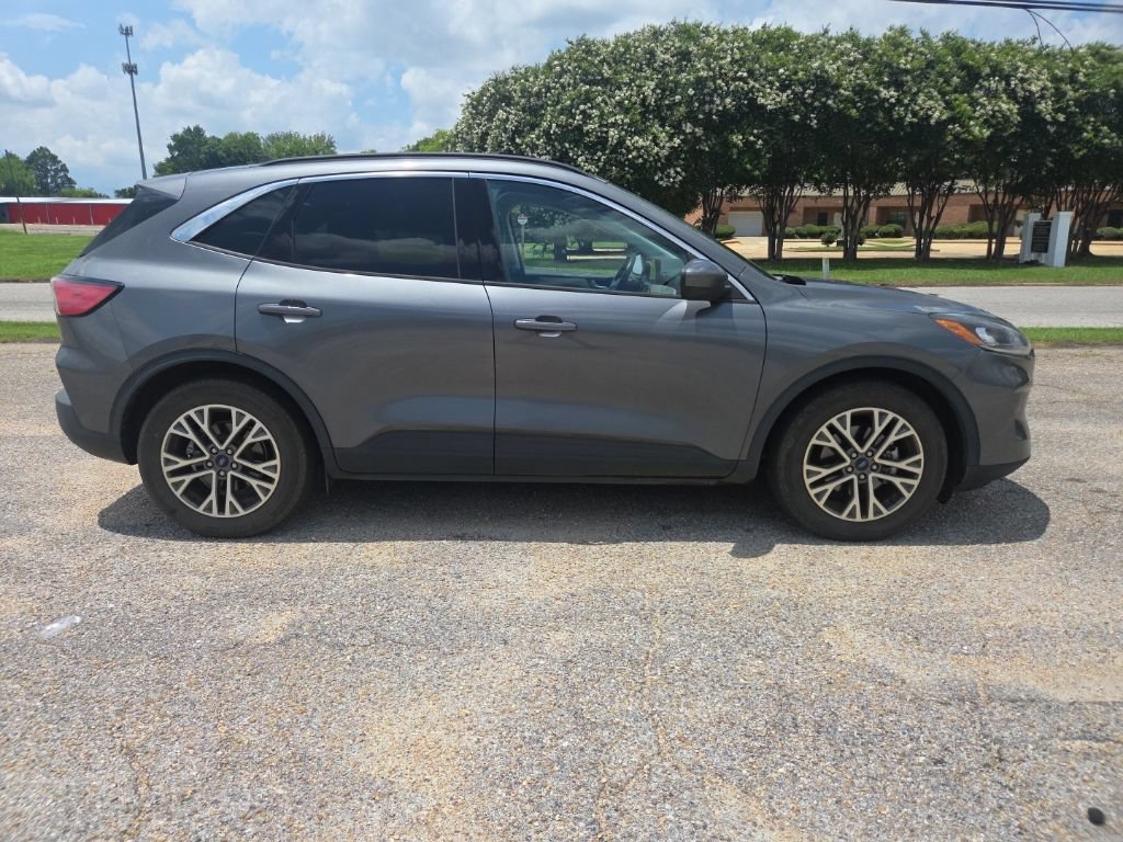 Certified 2022 Ford Escape SEL w/ Technology Package FWD image 9