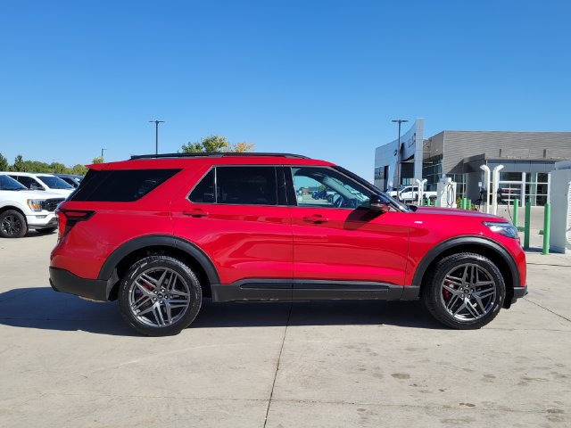 Certified 2025 Ford Explorer ST-Line w/ ST-Line Street Pack AWD/4WD image 2