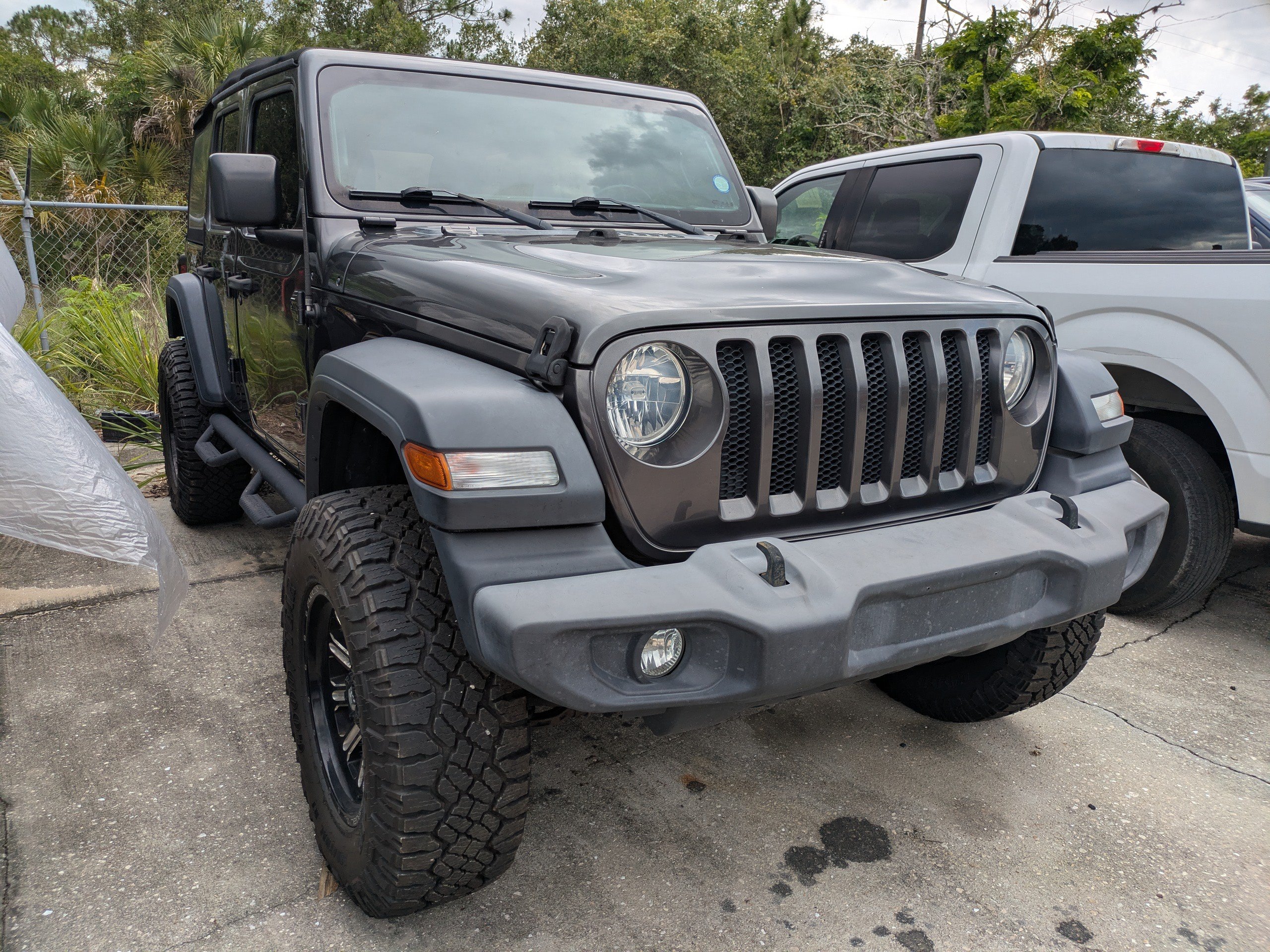 Used 2018 Jeep Wrangler Unlimited Sport S AWD/4WD image 2