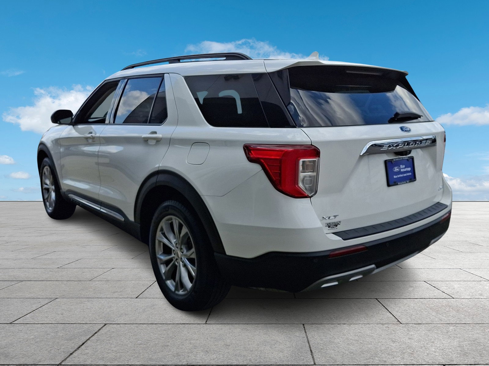 Certified 2021 Ford Explorer XLT w/ Equipment Group 202A image 2