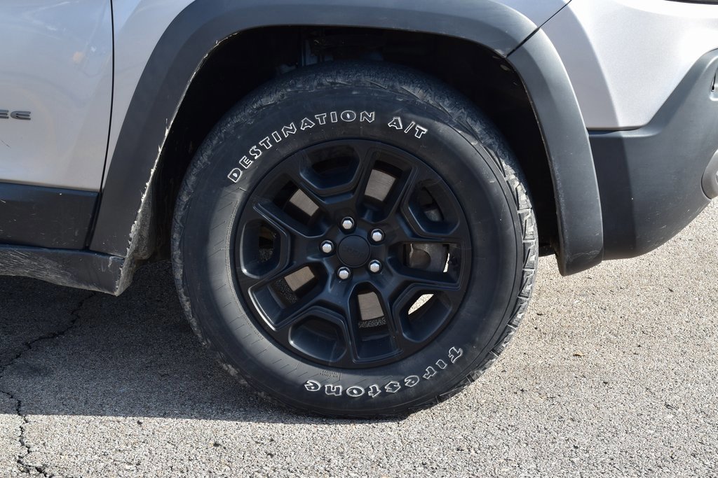 Used 2019 Jeep Cherokee Trailhawk w/ Comfort/Convenience Group image 4