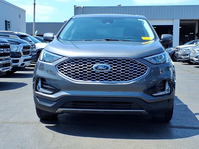 Certified 2023 Ford Edge SEL w/ Convenience Package AWD/4WD image 2