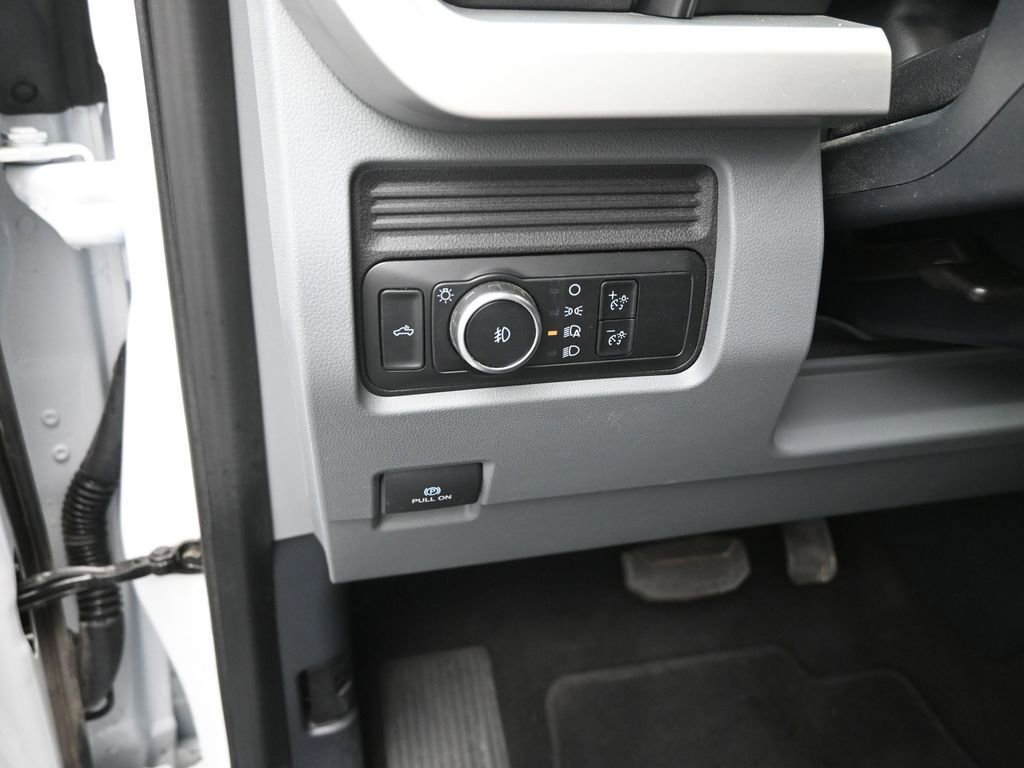 Certified 2025 Ford F250 XLT AWD/4WD image 13