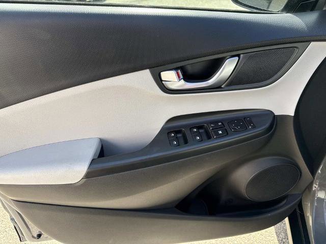 Used 2023 Hyundai Kona SE image 20