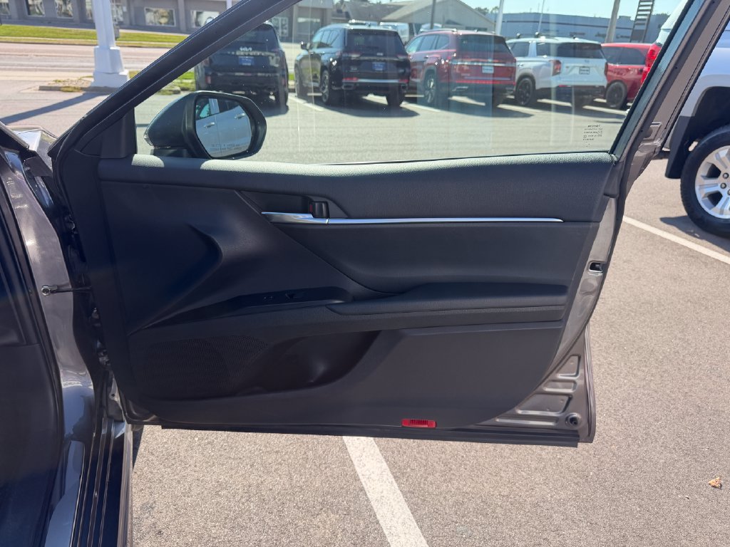 Used 2024 Toyota Camry SE FWD image 18