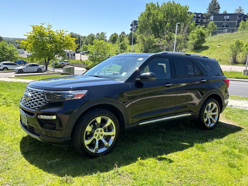Certified 2020 Ford Explorer Platinum w/ Premium Technology Package AWD/4WD image 4