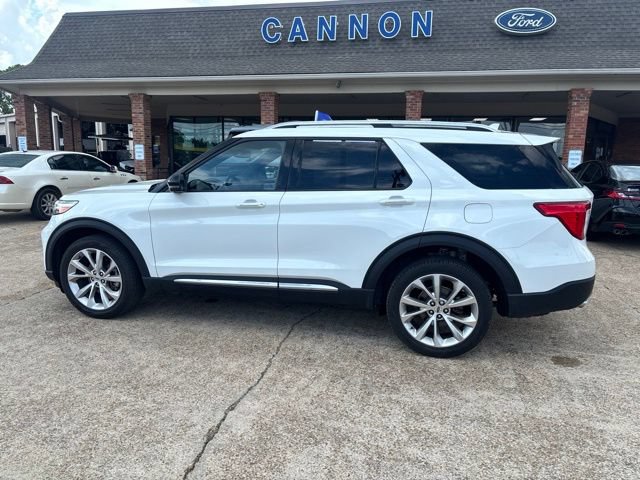 Certified 2023 Ford Explorer Platinum w/ Class IV Trailer Tow Package AWD/4WD image 3
