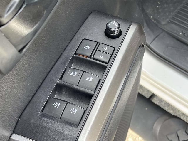 Used 2023 Toyota Tacoma SR5 AWD/4WD image 15